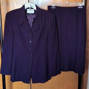 Rich, Deep Purple, Kasper, Ladies Suit, Size 10. Gorgeous!